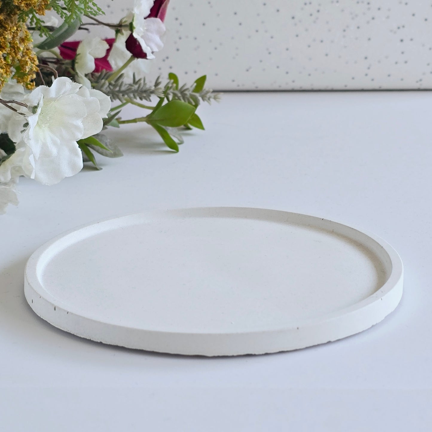ROUND TRAY